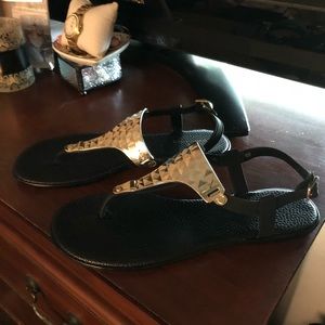 Black sandals with a touch of GOLD bling